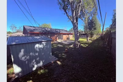 4427 Trafalgar Drive, Houston, TX 77045 - Photo 18