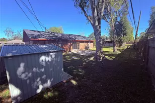 4427 Trafalgar Dr, Houston, TX 77045 - Photo 18