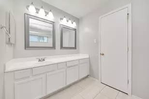 14614 Sweetwater View Dr, Houston, TX 77047 - Photo 30