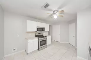 14614 Sweetwater View Dr, Houston, TX 77047 - Photo 18
