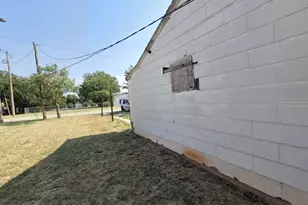 110 W Southland Ave, Electra, TX 76360 - Photo 10