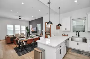 10965 Fire Creek Dr, Houston, TX 77043 - Photo 8