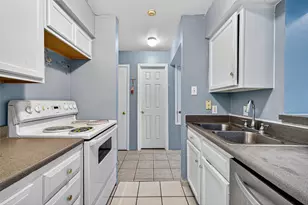 10075 Westpark Dr, Houston, TX 77042 - Photo 6