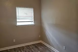 8010 Miley St, Houston, TX 77028 - Photo 4