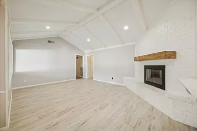2127 Blue Willow Drive, Houston, TX 77042 - Photo 10