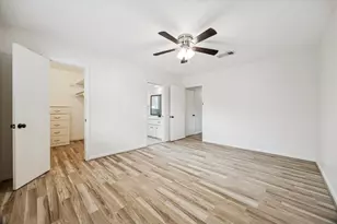 2127 Blue Willow Dr, Houston, TX 77042 - Photo 18