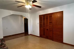 423 Newton St, Orange, TX 77630 - Photo 2