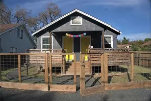 5917 1/2 Sherman St, Houston, TX 77011 - Photo 1