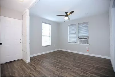 5917 1/2 Sherman Street #2, Houston, TX 77011 - Photo 4