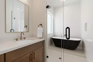 1142 W 16th St, Houston, TX 77008 - Photo 18