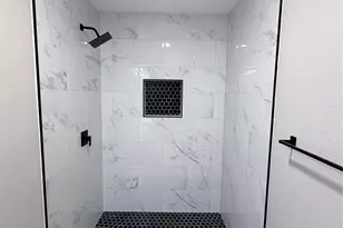 12127 Panay Dr, Houston, TX 77048 - Photo 14