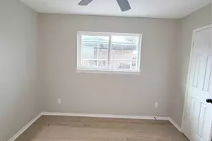 12127 Panay Dr, Houston, TX 77048 - Photo 16