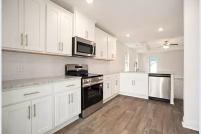 412 Bryan Way, Angleton, TX 77515 - Photo 2