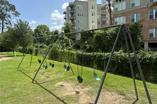 12633 Memorial Dr, Houston, TX 77024 - Photo 22