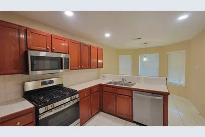 3335 Lakeland Gardens Drive, Katy, TX 77449 - Photo 10