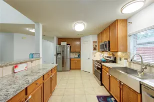 10338 E Summit Canyon Dr, Houston, TX 77095 - Photo 8