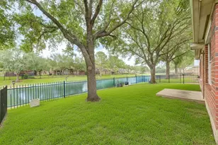 10338 E Summit Canyon Dr, Houston, TX 77095 - Photo 22