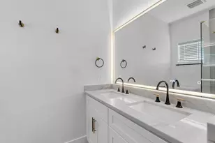 900 Lucky St, Houston, TX 77088 - Photo 12