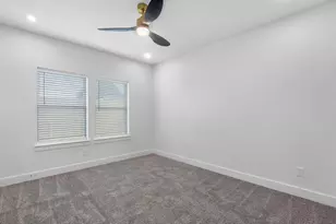 900 Lucky St, Houston, TX 77088 - Photo 10