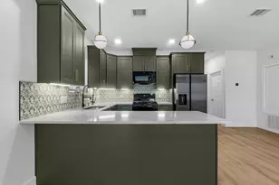 900 Lucky St, Houston, TX 77088 - Photo 6