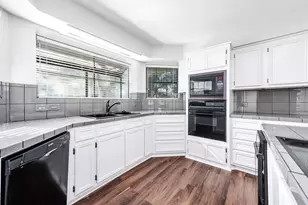 6717 S F Austin, Jones Creek, TX 77541 - Photo 8