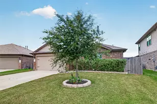 811 Petunia Falls Ln, Rosharon, TX 77583 - Photo 4