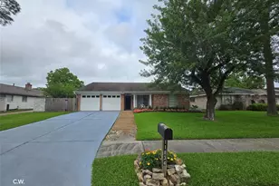11834 Mulholland Dr, Meadows Place, TX 77477 - Photo 2