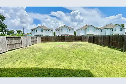 4923 Higgins Street, Houston, TX 77033 - Photo 32