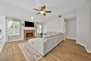 15 Wintergrass Pl, The Woodlands, TX 77382 - Photo 2