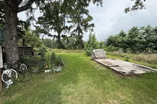 194 Mesquite, Livingston, TX 77351 - Photo 4