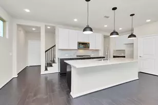 10320 Marston Vineyard St, Houston, TX 77025 - Photo 2