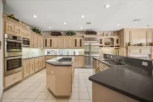 3319 Oakland Dr, Sugar Land, TX 77479 - Photo 10
