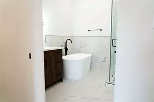 4618 Ward St, Houston, TX 77021 - Photo 18