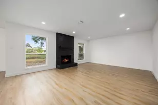 5914 Lawn Ln, Houston, TX 77088 - Photo 10