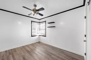 6014 Belarbor St, Houston, TX 77033 - Photo 14