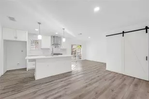 6014 Belarbor St, Houston, TX 77033 - Photo 6