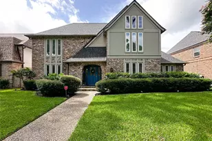 15735 Fleetwood Oaks Dr, Houston, TX 77079 - Photo 2
