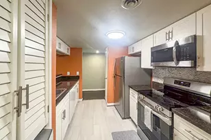 12633 Memorial Dr, Houston, TX 77024 - Photo 2