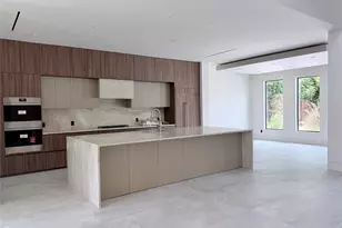 827 Bunker Hill Rd, Houston, TX 77024 - Photo 4