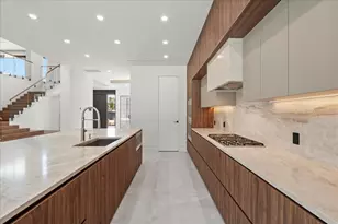 827 Bunker Hill Rd, Houston, TX 77024 - Photo 10