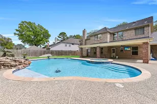 306 Melodywood Dr, Friendswood, TX 77546 - Photo 2