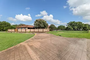 1226 County Rd 45, Angleton, TX 77515 - Photo 48