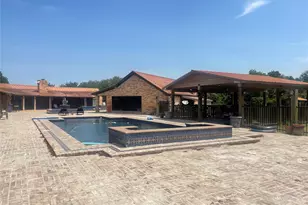 1226 County Rd 45, Angleton, TX 77515 - Photo 10