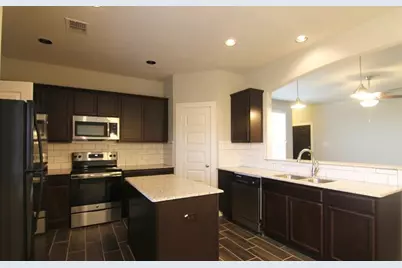 146 Parkgate #A, Conroe, TX 77304 - Photo 6