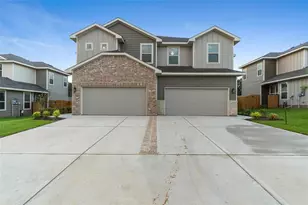 146 Parkgate, Conroe, TX 77304 - Photo 2