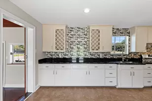 9203 Avenue G, Liverpool, TX 77577 - Photo 8