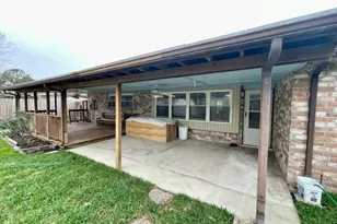 710 Voyager Dr, Houston, TX 77062 - Photo 2