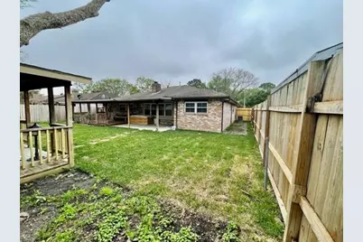 710 Voyager Drive, Houston, TX 77062 - Photo 32