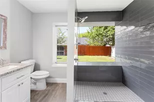 11710 Seawood Dr, Houston, TX 77089 - Photo 14