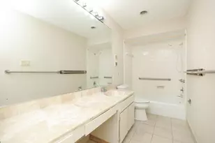 7499 Brompton St, Houston, TX 77025 - Photo 32